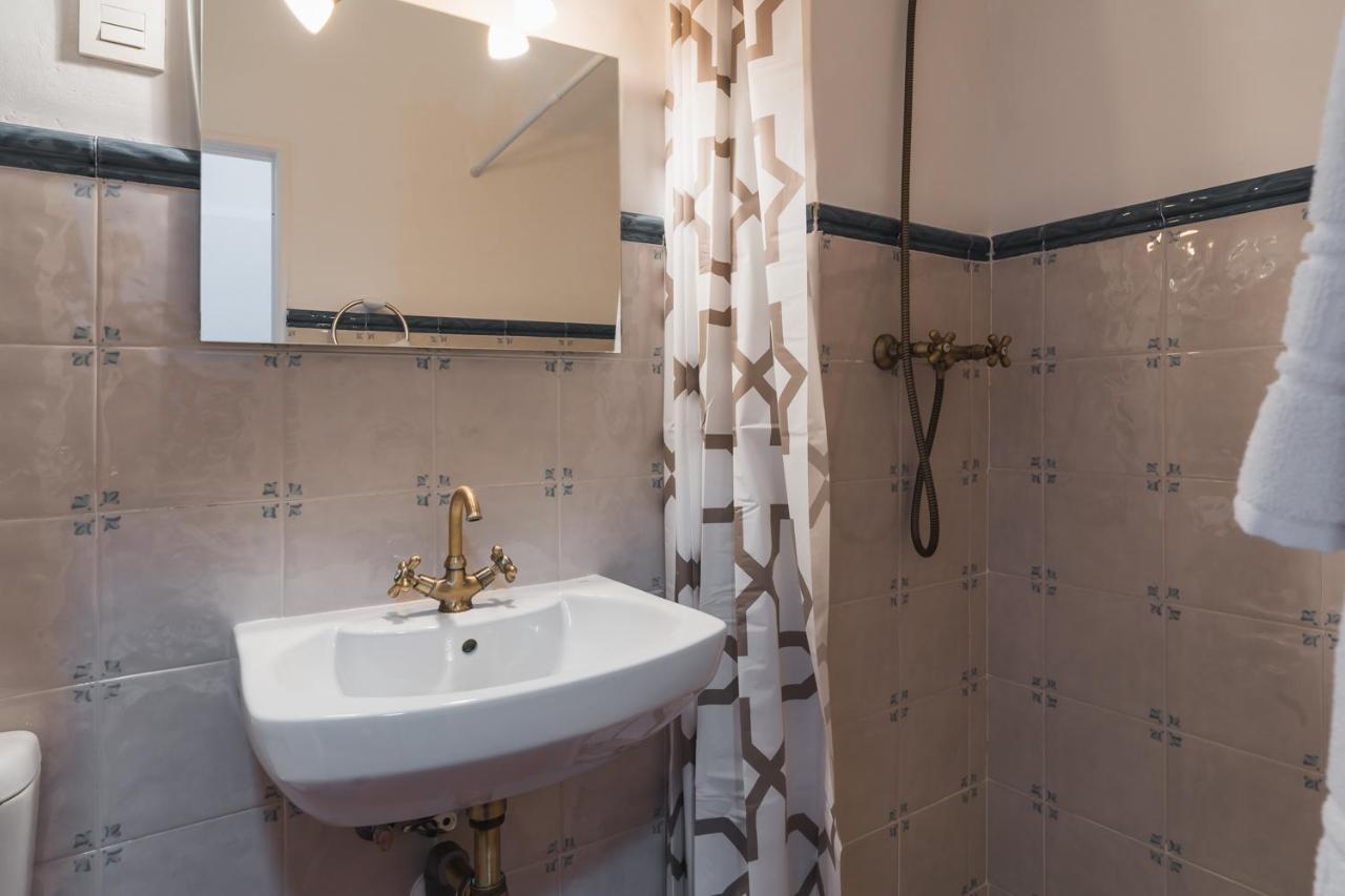Tuguest Cobertizo Duplex Apartment غرناطة المظهر الخارجي الصورة