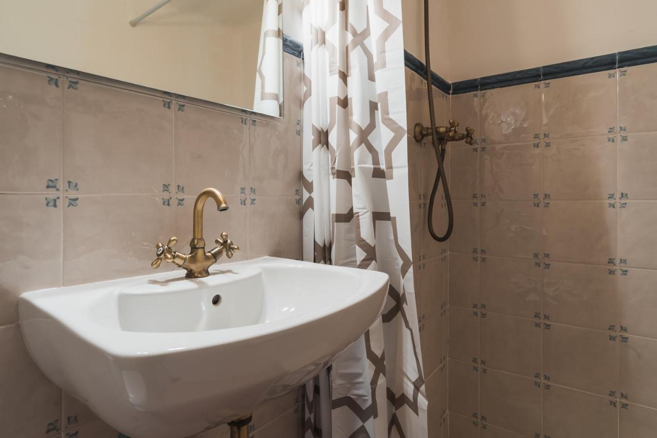 Tuguest Cobertizo Duplex Apartment غرناطة المظهر الخارجي الصورة